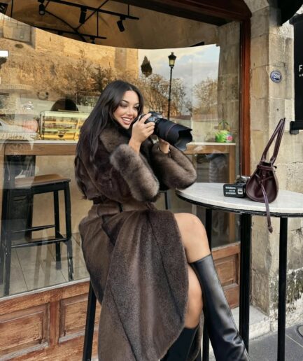 Trendy brown long alcantra coat with fox fur details