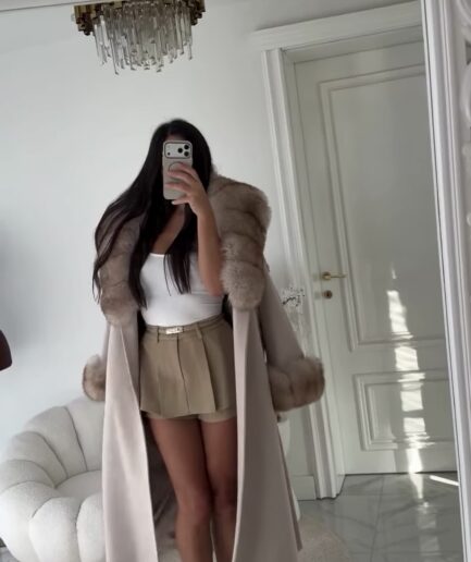 Luxury italian cahsmere with real fox fur details